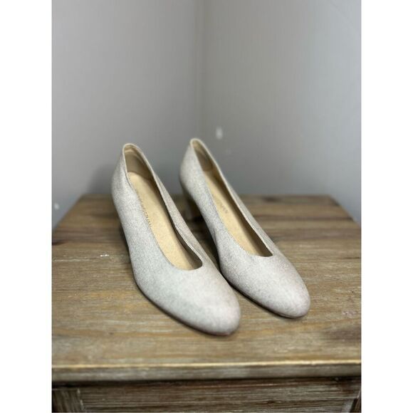 Stuart Weitzman Womens Vintage Pumps Gold Metallic Textured Sz 8.5 - Picture 1 of 11